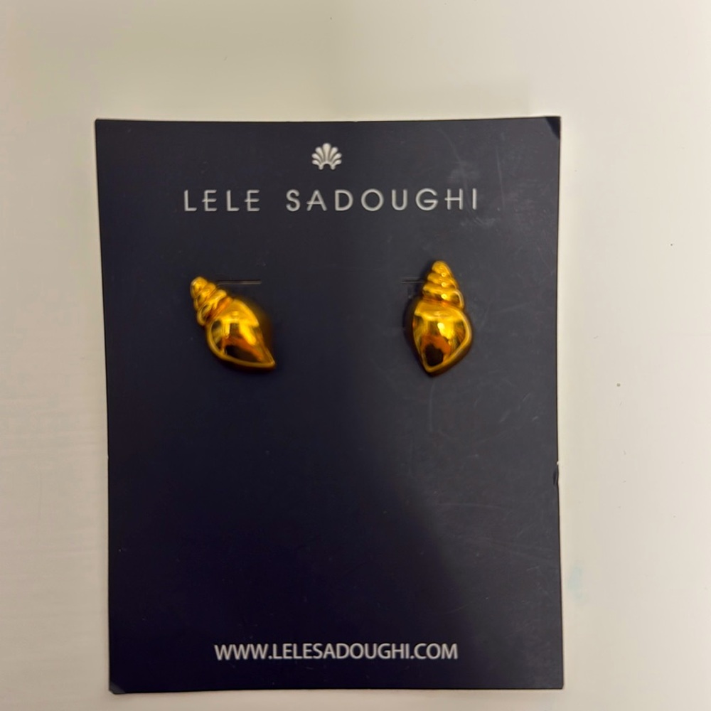 Never-been-worn Lele Sadoughi Shell Stud Earrings in Gold
